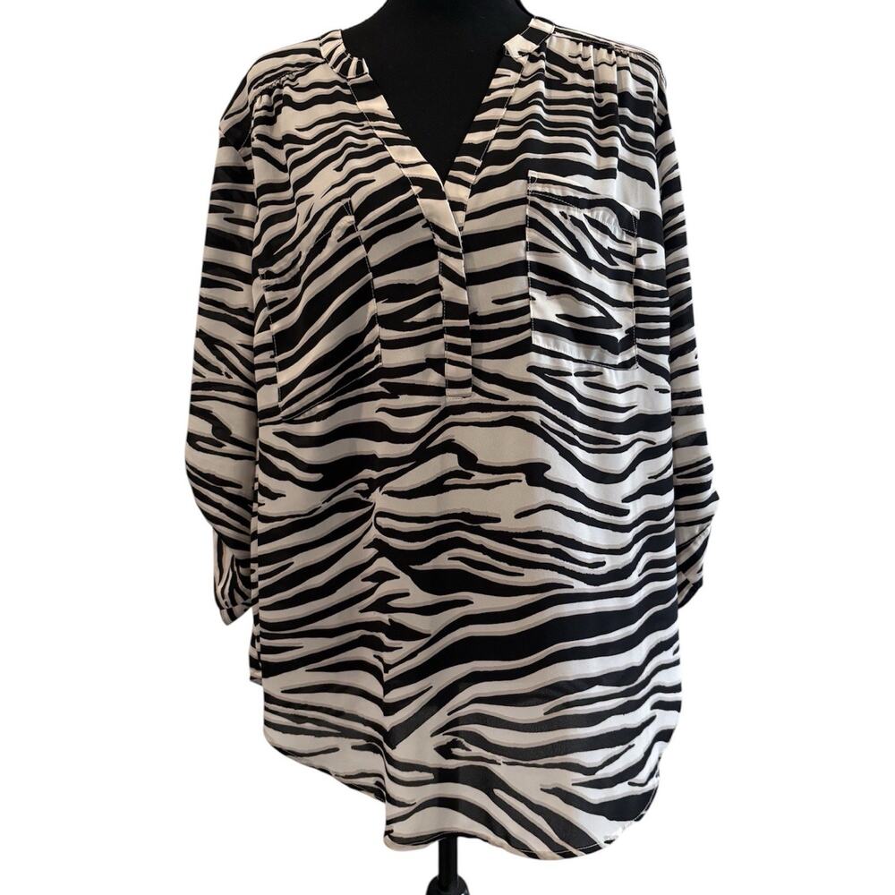 Torrid Harper Animal Print Blouse 3/4 Roll Tab Sleeves Size 1X